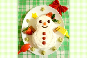 森崎りよのデコレシピ♥第一回は雪だるまケーキ！