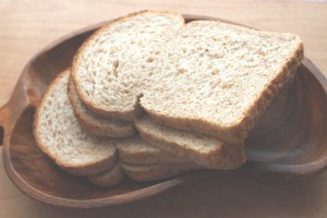 食パンを使って手軽に！パン粥の離乳食バリエーション