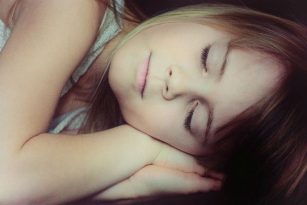 寝かしつけなくても子どもがひとりで寝るようになる方法4選