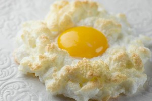 インスタで大ブーム！新感覚の卵料理『エッグインクラウド』って知ってる？
