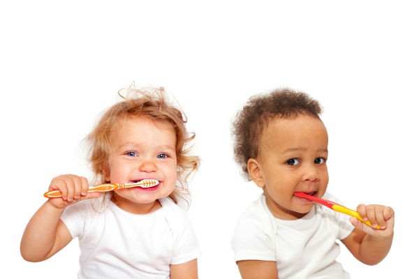 フッ素が多すぎも少なすぎもNG！乳幼児の歯磨き粉の選び方