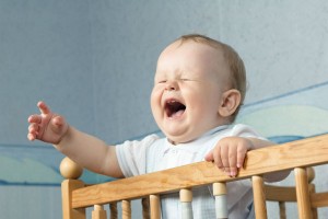 7か月の赤ちゃんが奇声をあげる…その理由と対処法とは？