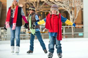 親子で楽しめる『スケート』！子連れスケートの持ち物や注意点は？