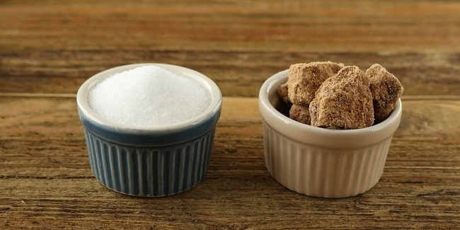 白砂糖と黒砂糖、美容に良いお砂糖はどっち？？
