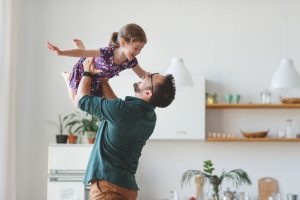 「忙しい」を理由にさせない！パパとの10秒の触れあいが子どもを伸ばすって知ってた？