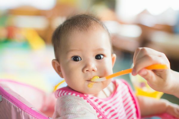 赤ちゃんの野菜デビューにおすすめ!離乳食初期、ママたちが使った人気野菜ベスト5