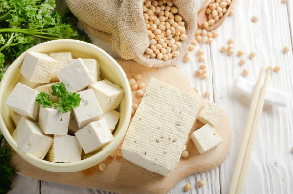 【離乳食初期】『豆腐』はいつからOK？量や与え方のポイント